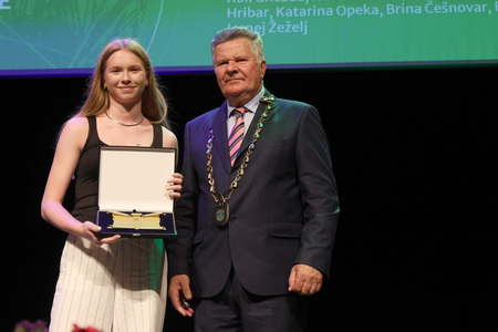 ZLATE PETICE 76 FOTO LJUBO VUKELIČ